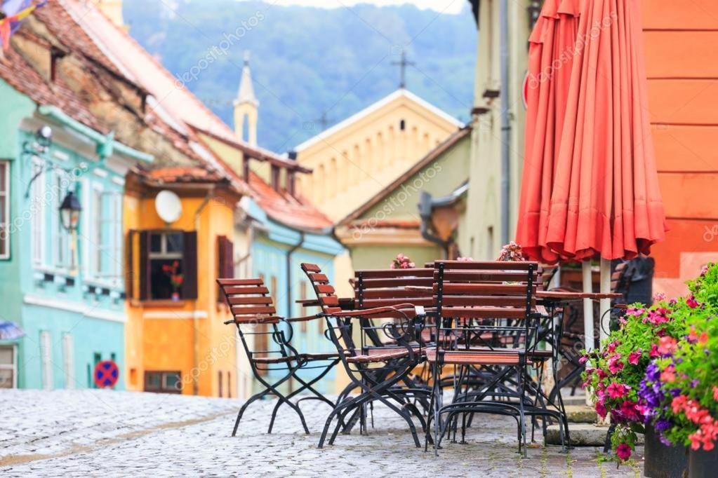 Select City Center Apartments Brasov Bagian luar foto