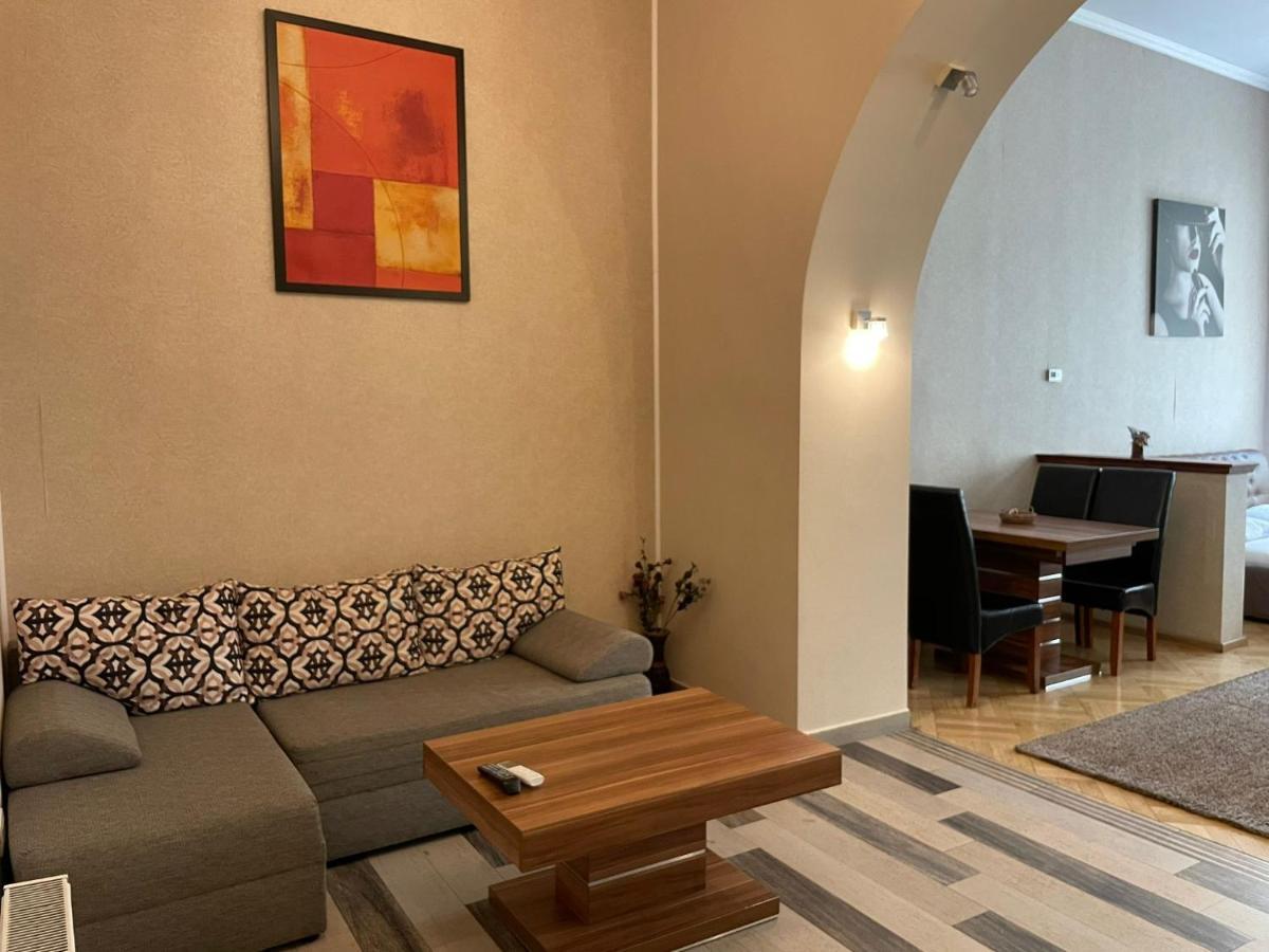 Select City Center Apartments Brasov Bagian luar foto