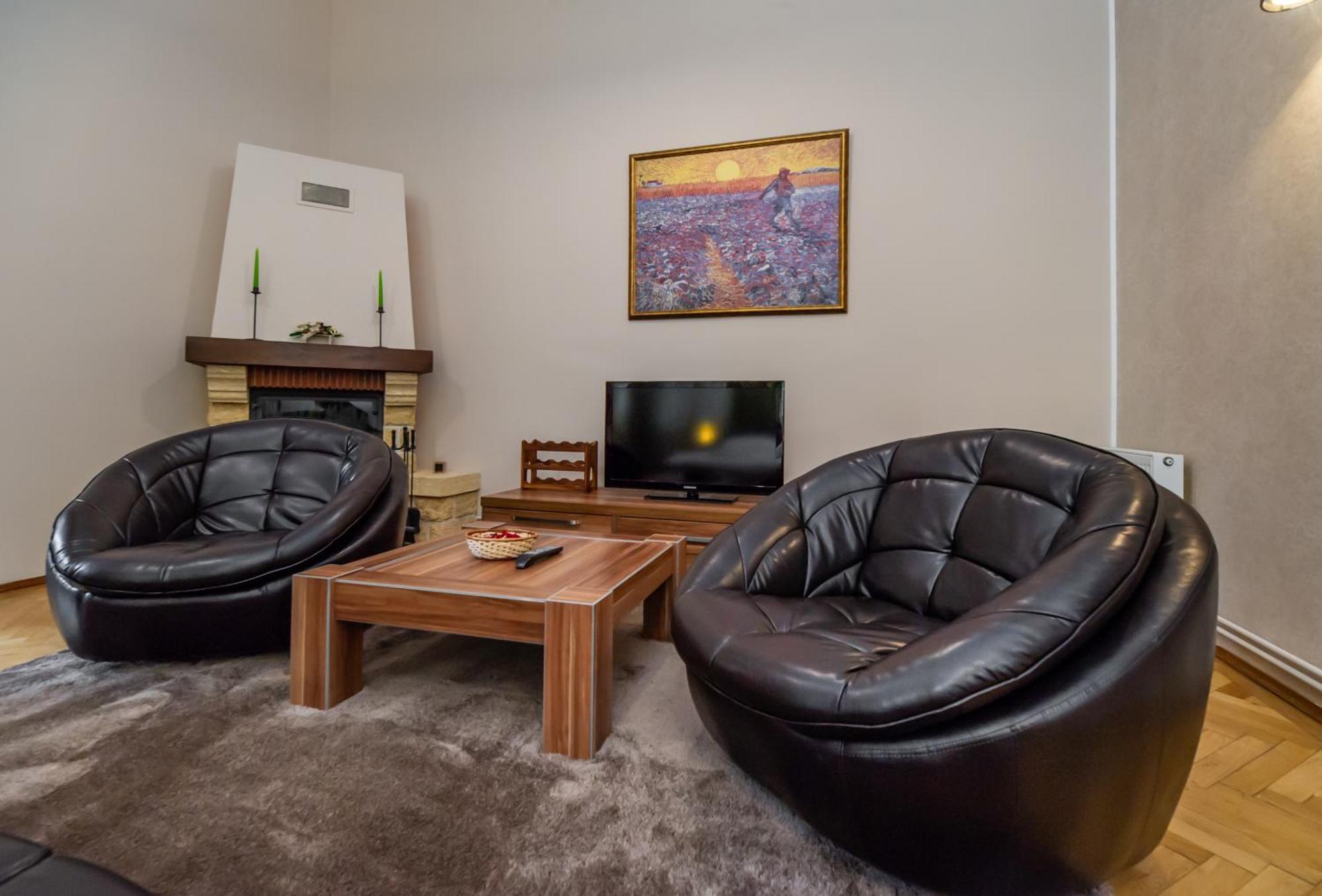 Select City Center Apartments Brasov Bagian luar foto