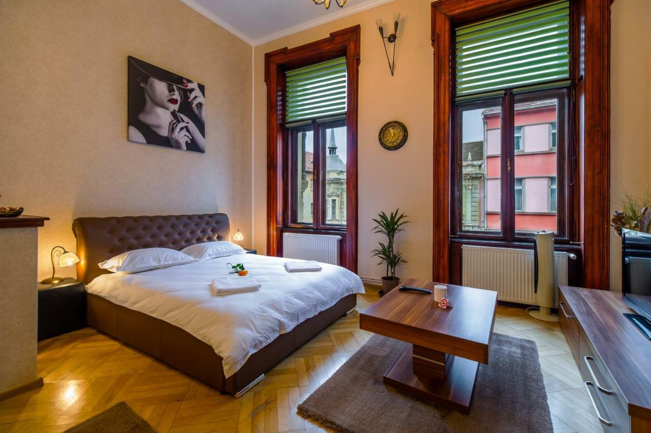 Select City Center Apartments Brasov Bagian luar foto
