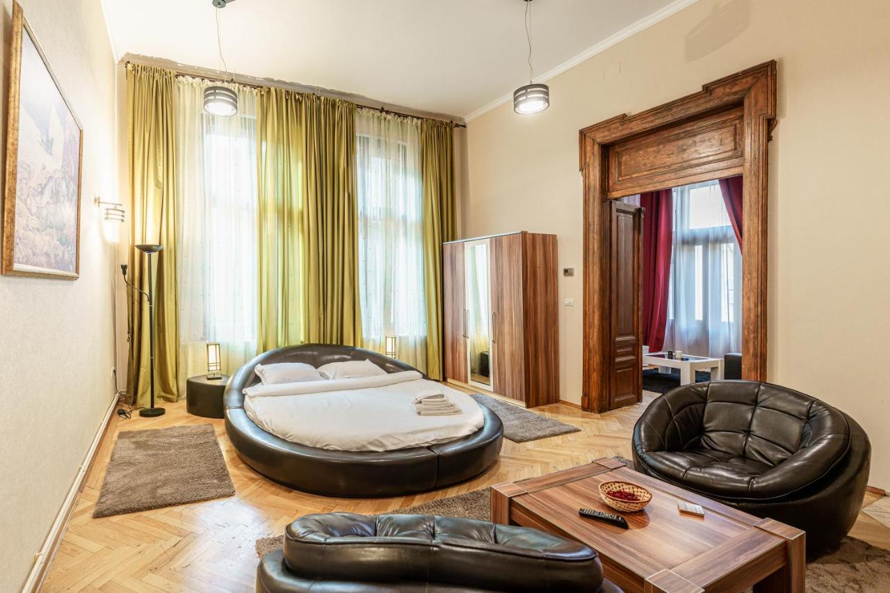 Select City Center Apartments Brasov Bagian luar foto