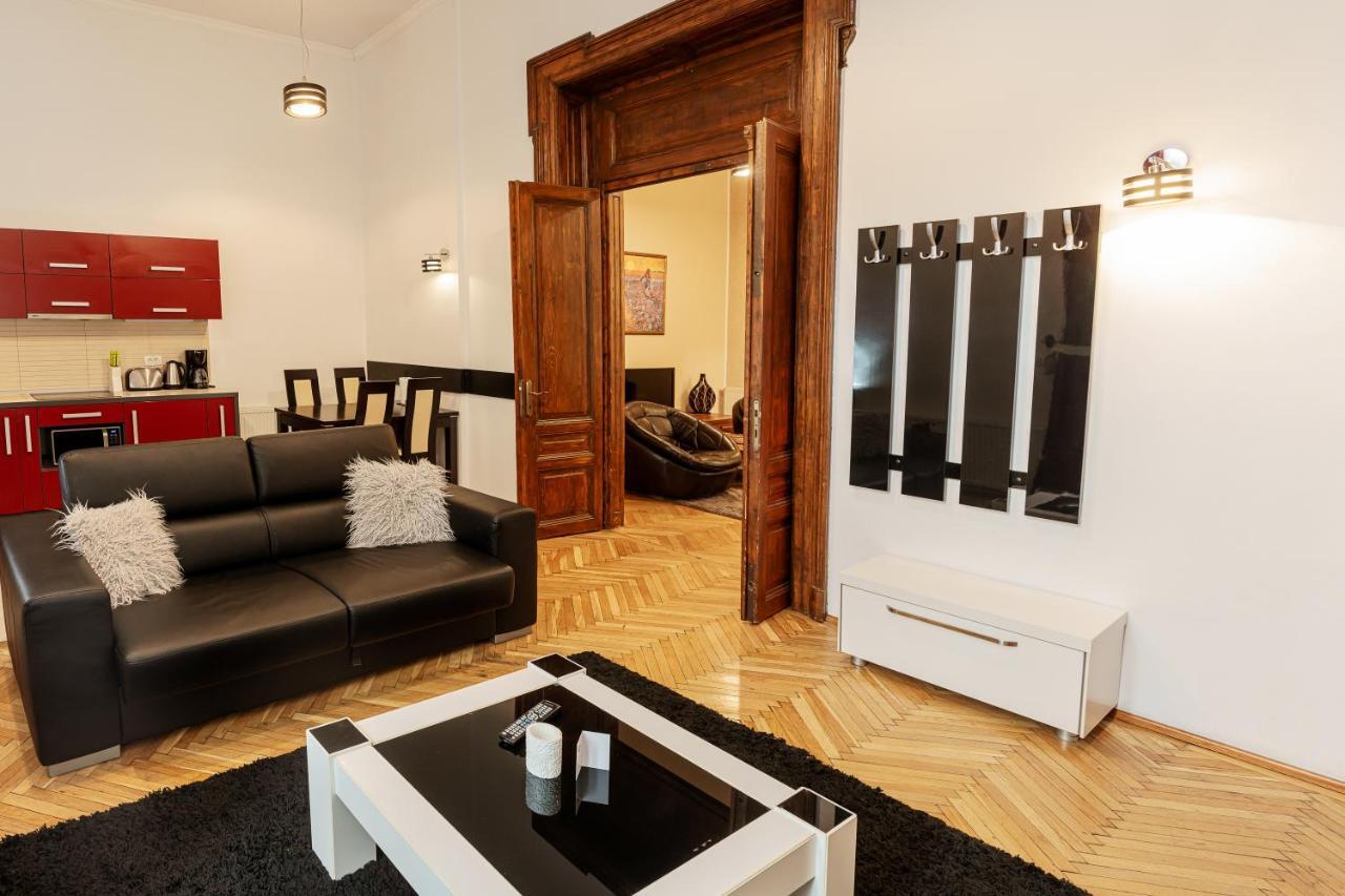 Select City Center Apartments Brasov Bagian luar foto